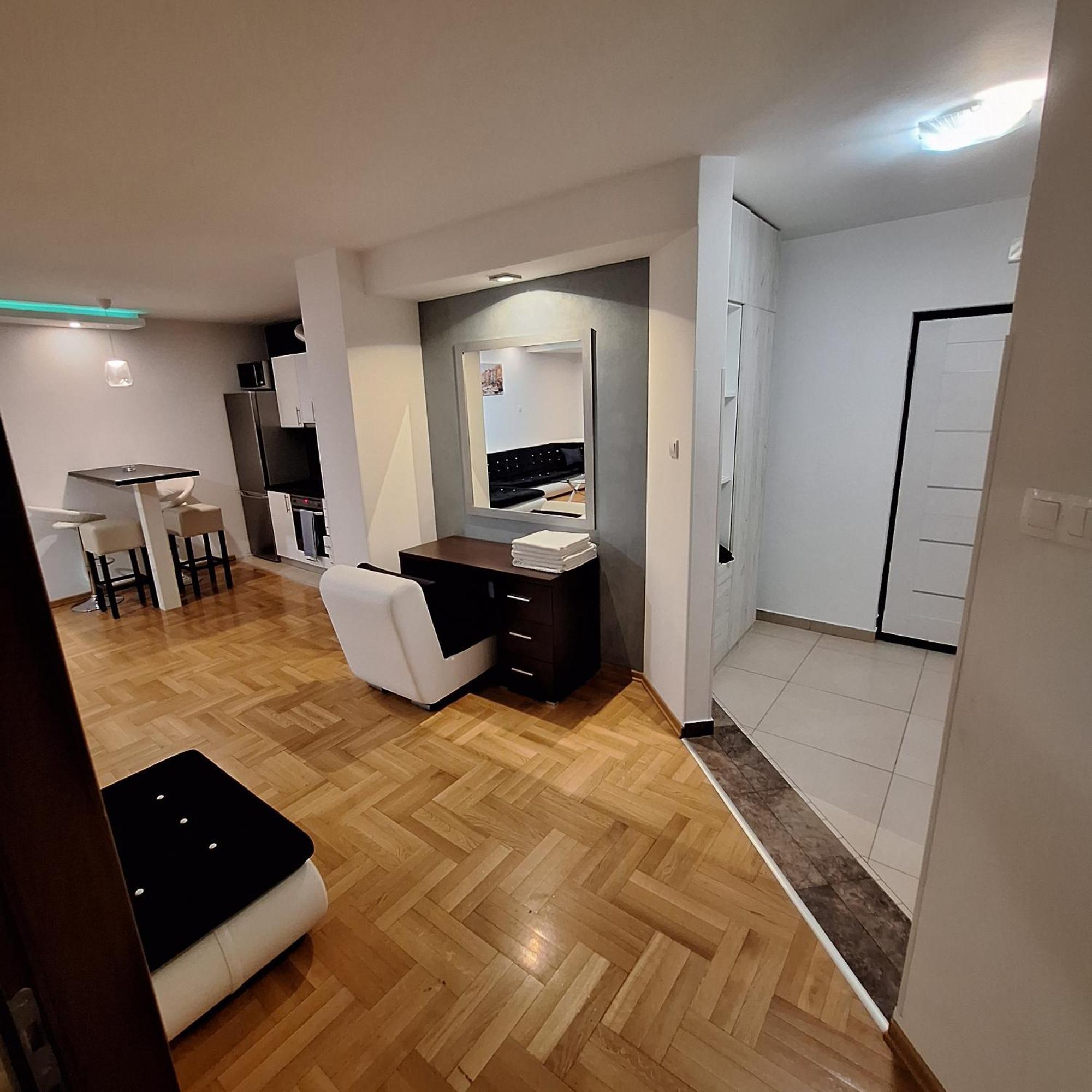 באניה לוקה Luks Apartment מראה חיצוני תמונה