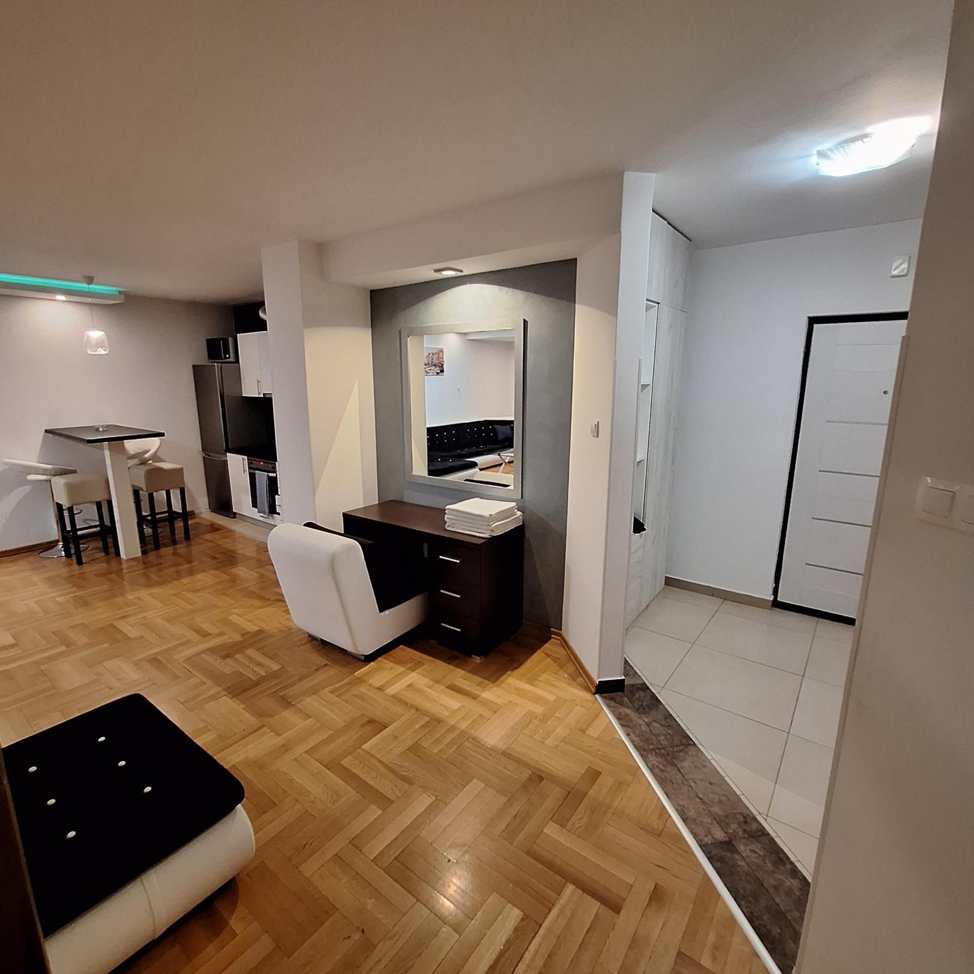 באניה לוקה Luks Apartment מראה חיצוני תמונה