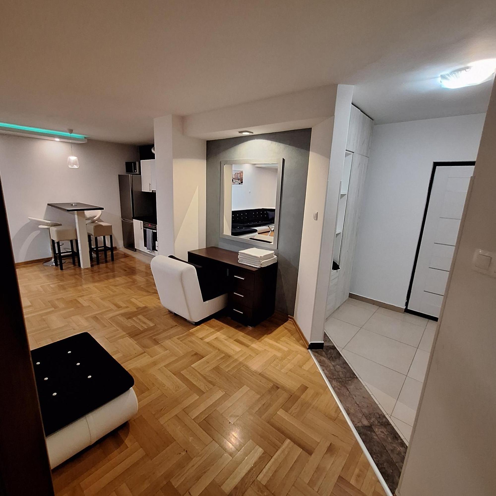 באניה לוקה Luks Apartment חדר תמונה